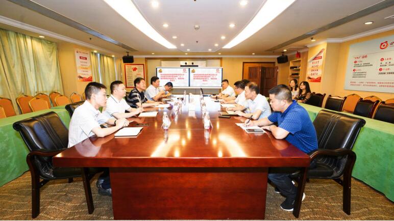 2020831557116982 k8凯发集团党委召开“八一”慰问座谈会
