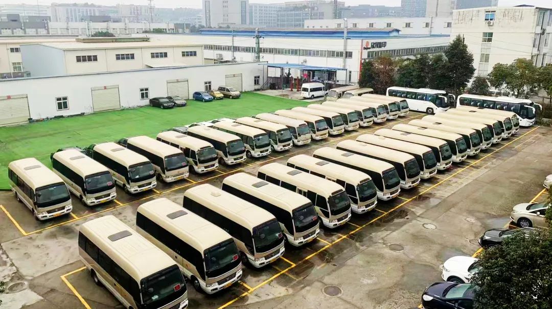 省k8凯发集团礼宾车队每天“体检” 全力保险大运会用车安全