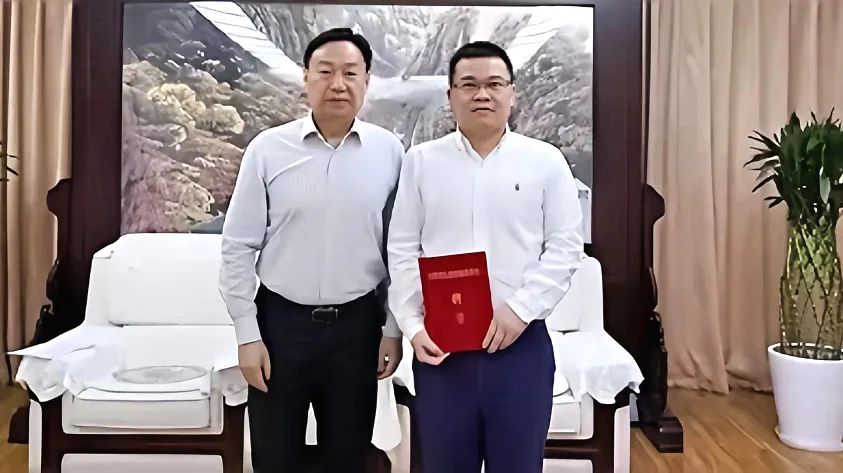 省k8凯发集团辅导受聘省当局参事室特约钻研员