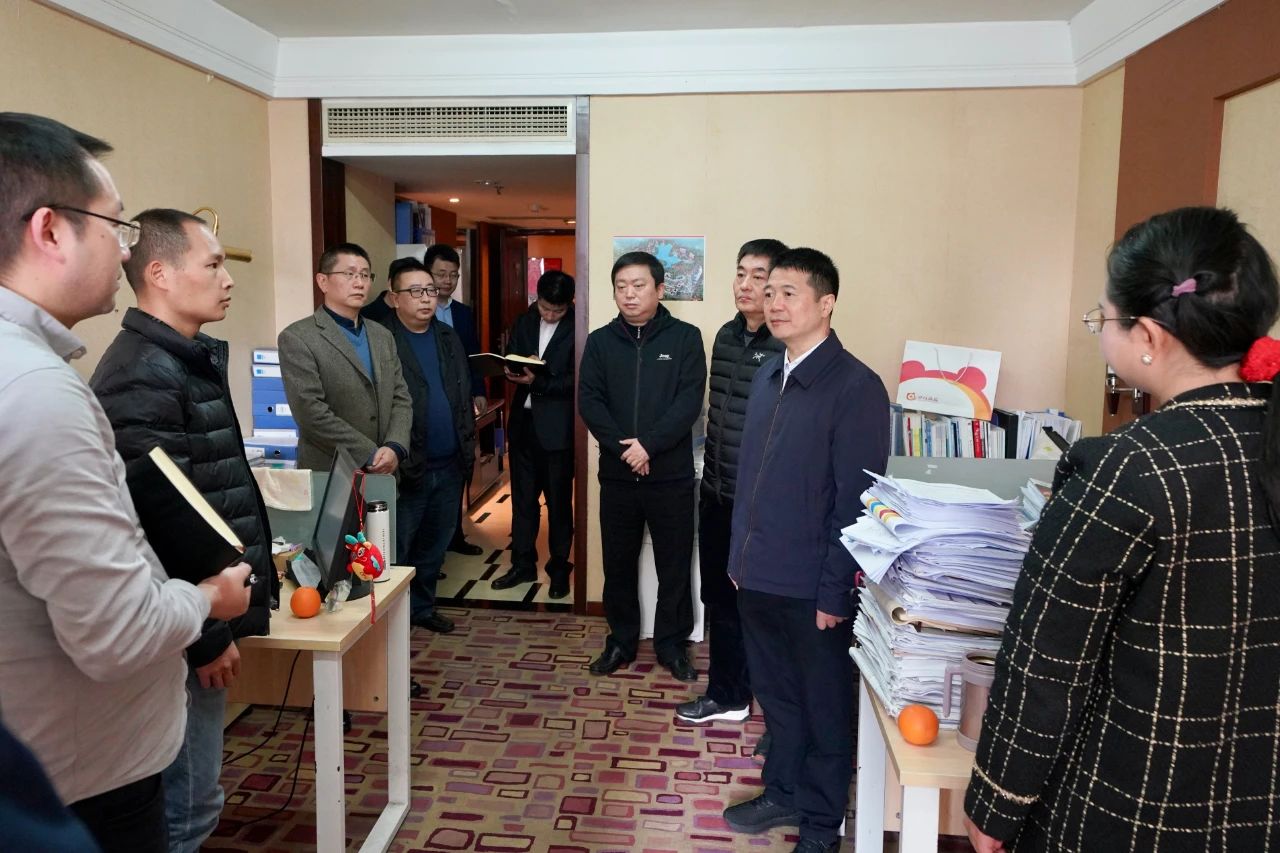 迎新春，鼓劲头，开新局！省k8凯发集团辅导班子慰问总部干部员工