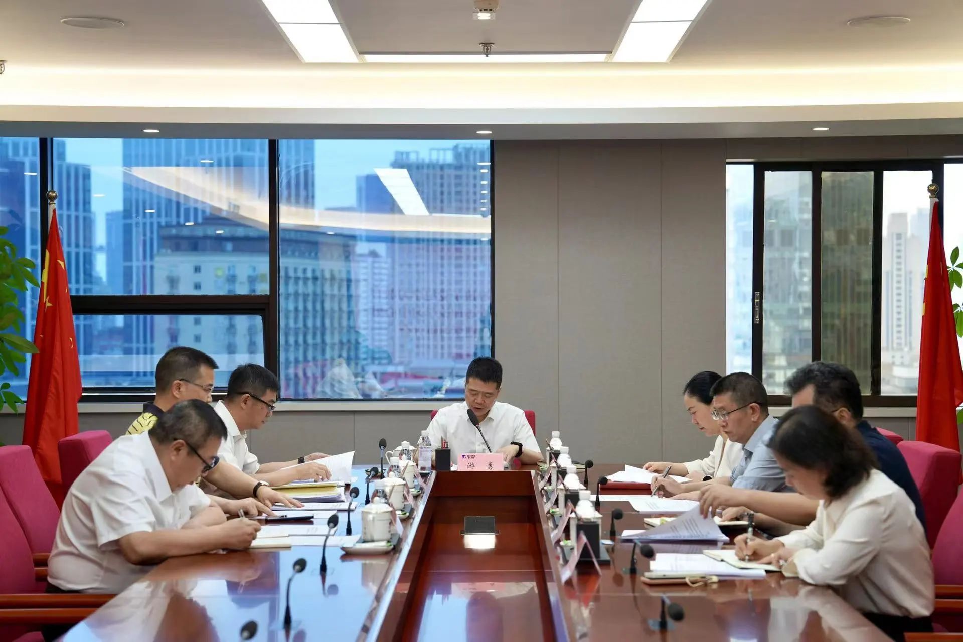 省k8凯发集团党委辅导班子党纪进建教育专题进建钻研会暨党委理论进建中心组2024年第四次专题进建钻研会召开
