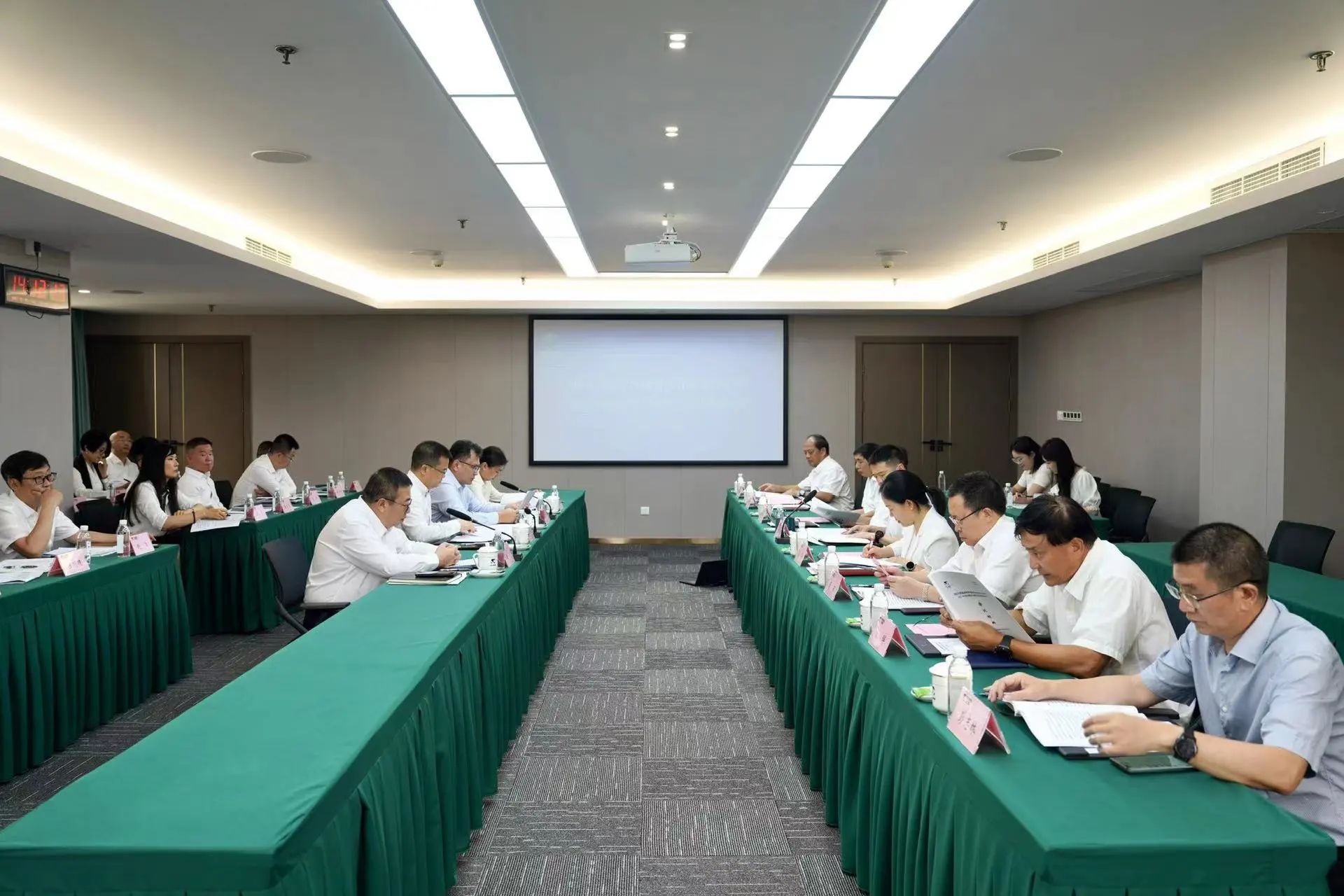 省k8凯发集团召开2023年度经理层向董事会述职汇报会