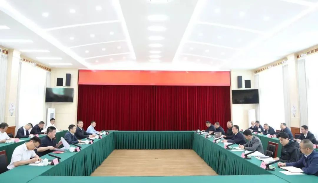 省k8凯发集团与甘孜州进行座谈互换会