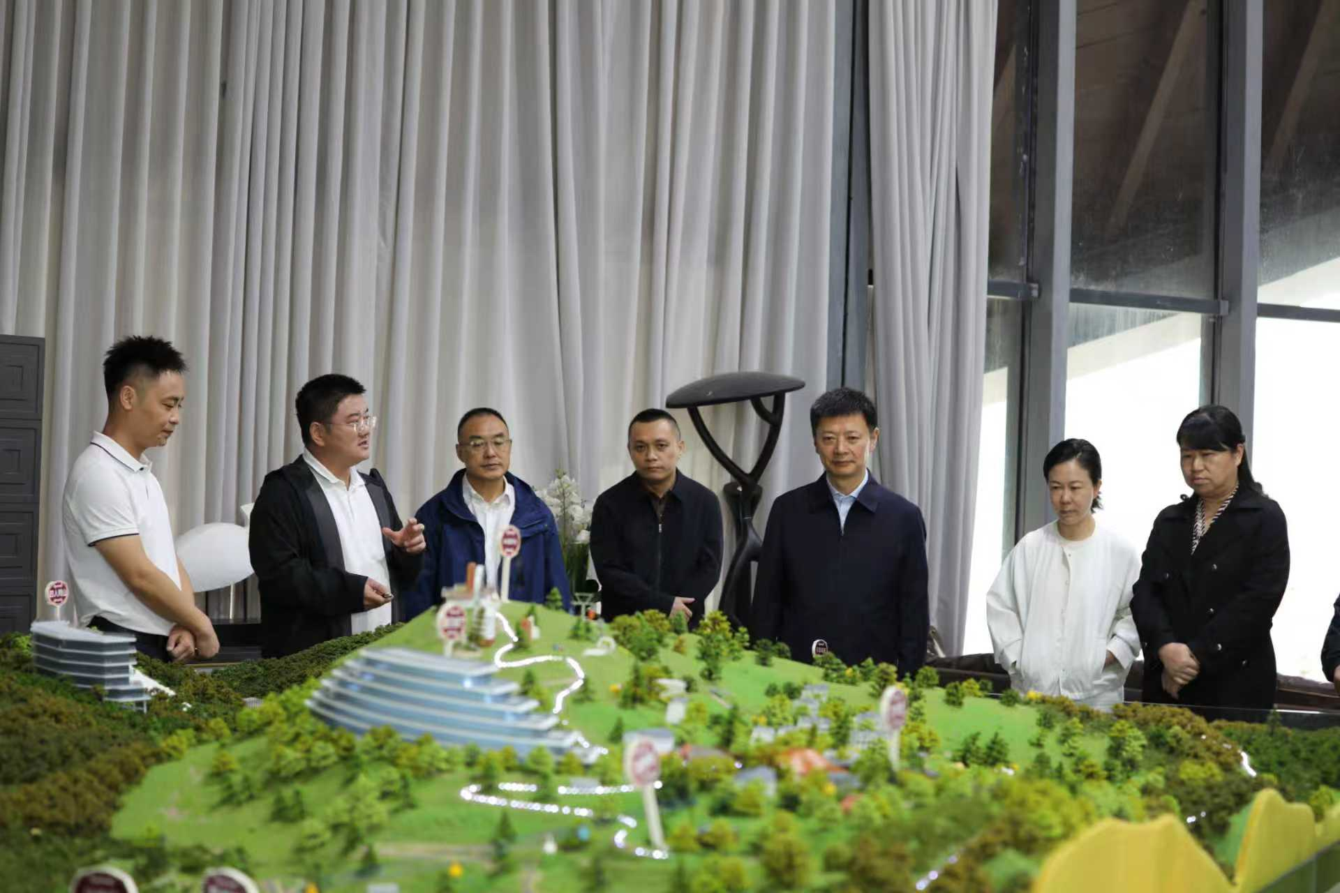 深刻贯彻省委十二届七次全会心灵 共绘高原游览新蓝图——省k8凯发集团与雅安市委、市当局共同前往雅安市牛背山景区发展调研并现场办公