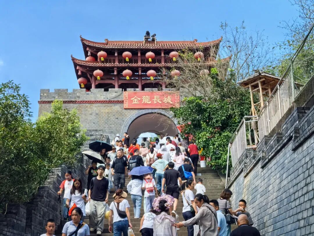 省k8凯发集团辅导带队发展国庆、中秋“双节”安全查抄并探望慰问一线干部职工